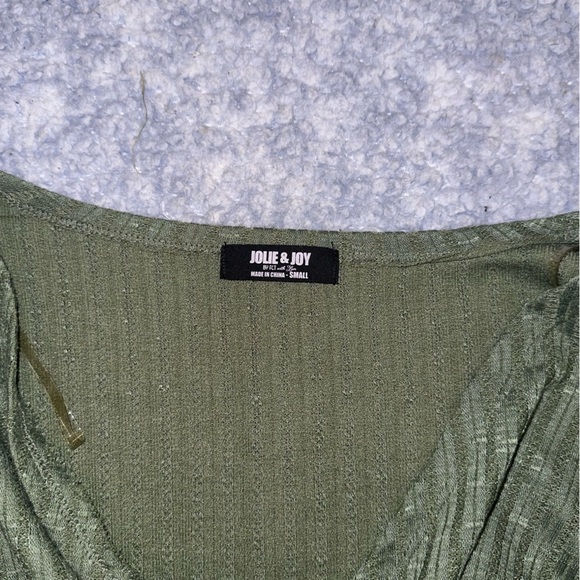 Jolie and Joy Twist Long Sleeve Crop Top - Size S - Picture 3 of 6